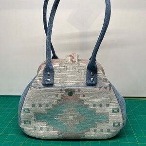 Santa Fe 'Mary Poppins' Style Bag 12 inches wide